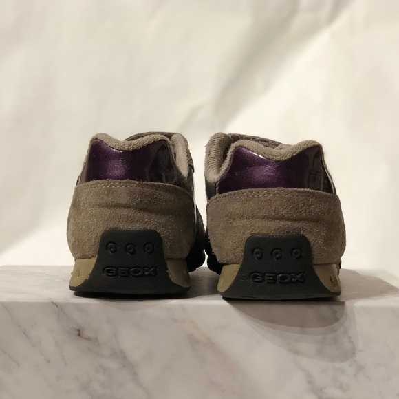 Girls GEOX Metallic Light Up Sneakers - Picture 5 of 8